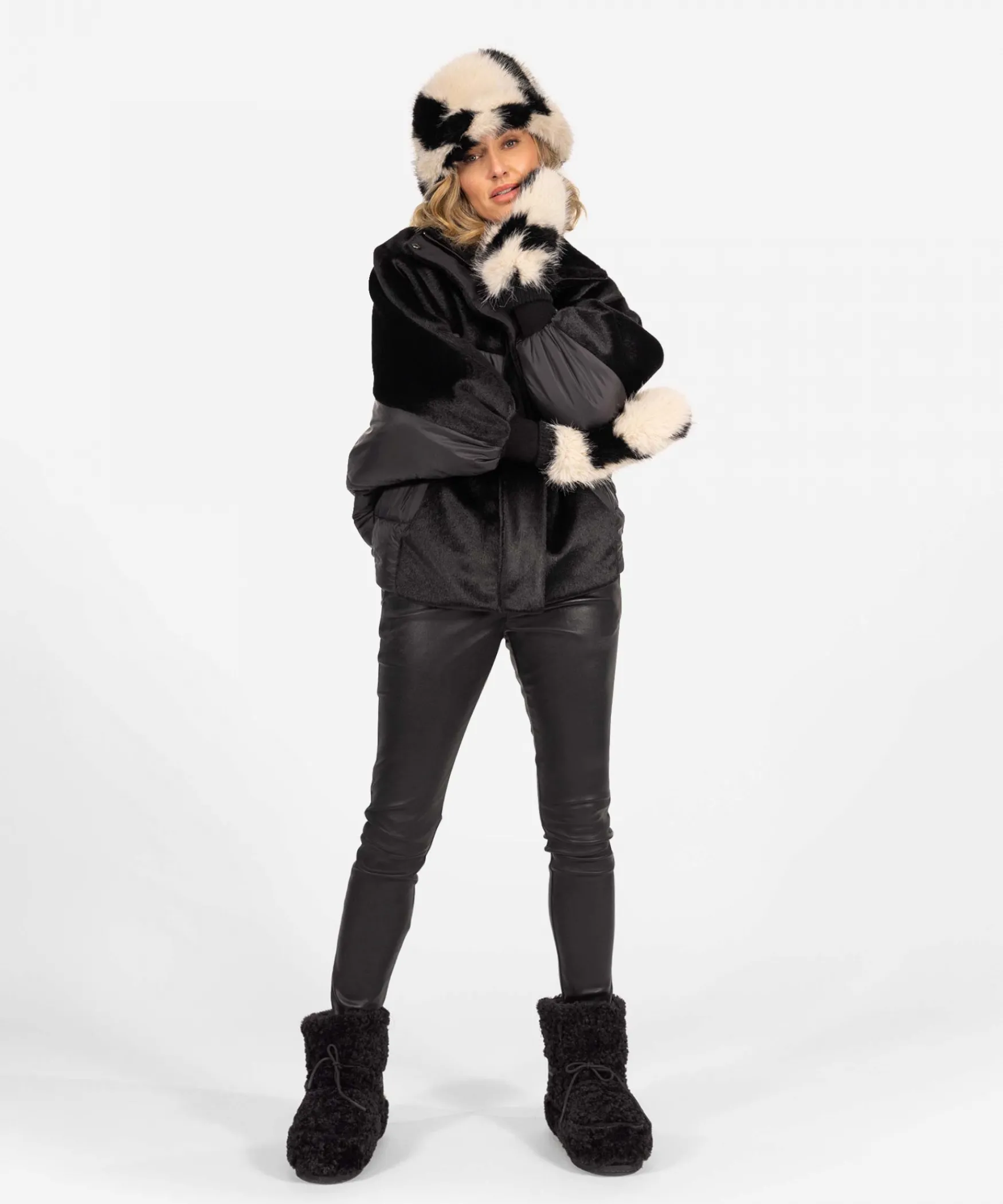 IBANA Bucket hat - Fur | < Hoeden En Petten