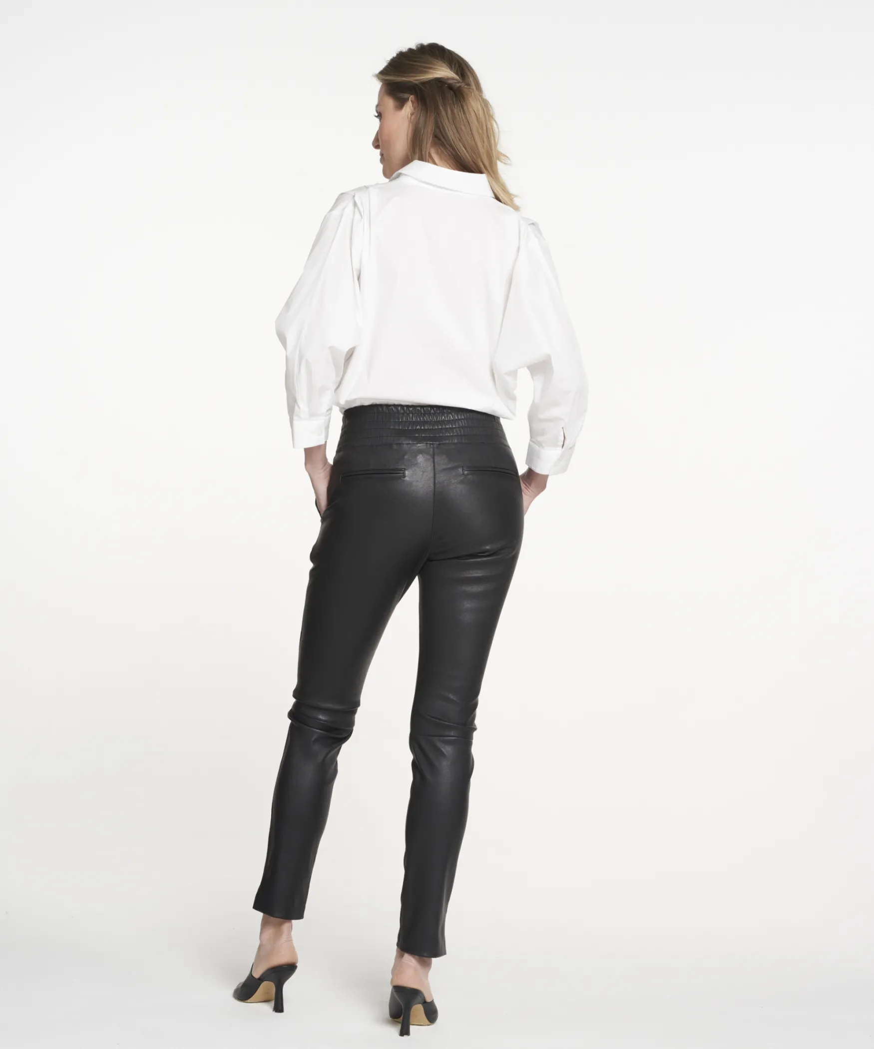 IBANA COLETTE | Black< Leggings | Mid Waist