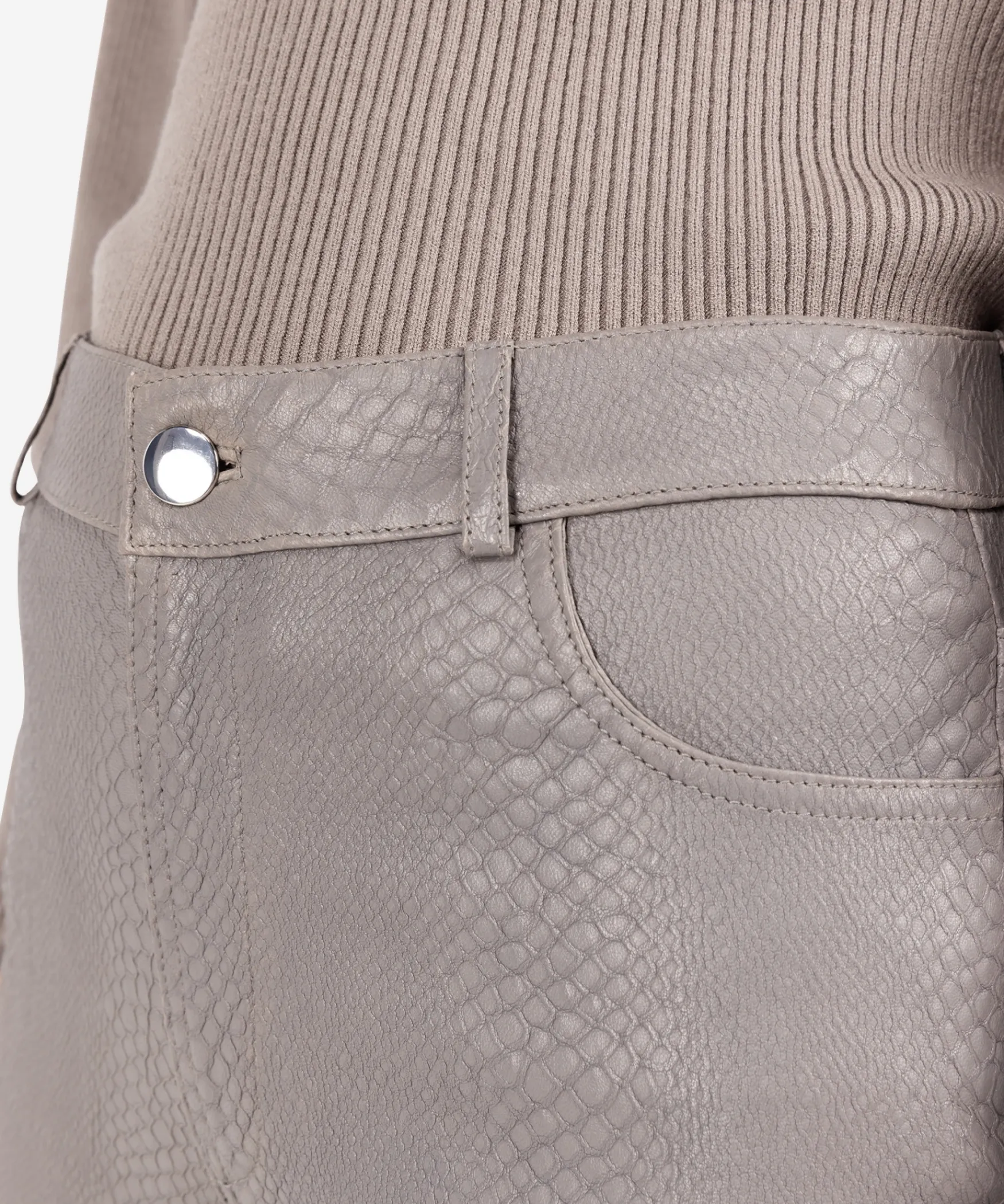 IBANA Passima Croco | < Flared | Mid Waist