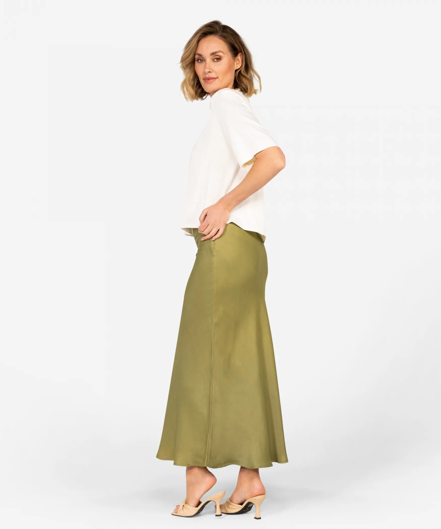 IBANA Safian | MOSS GREEN< Midi Shorts En Rokken | Maxi Shorts En Rokken