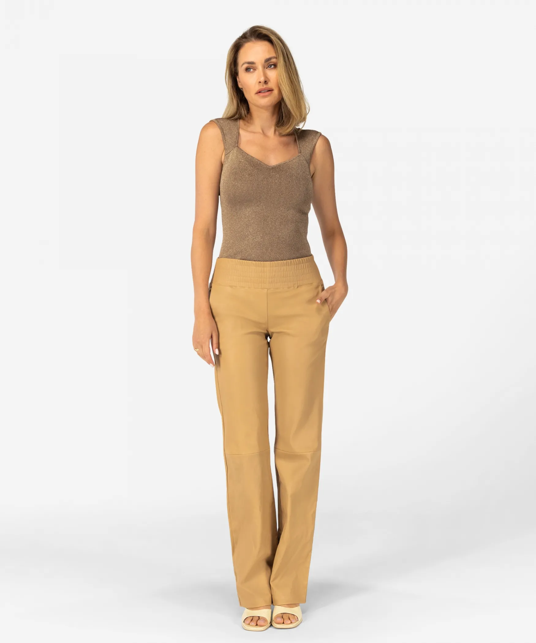 IBANA Trella | Hazelnut< Tops